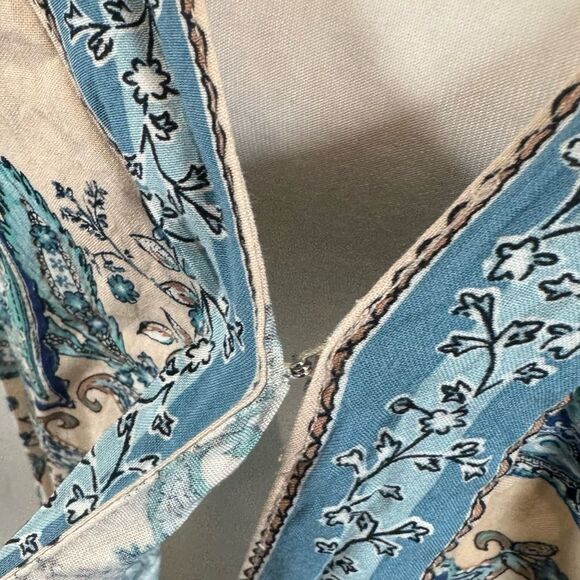 Maurice’s cream and aqua blue boho paisley faux wrap top size 1X - Picture 4 of 8